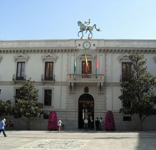 &copy;Ayto.Granada: EL AYUNTAMIENTO OFRECE ESTE VERANO UNA COMPLETA PROGRAMACI�N DE ACTIVIDADES AL AIRE LIBRE PARA LOS J�VENES � 